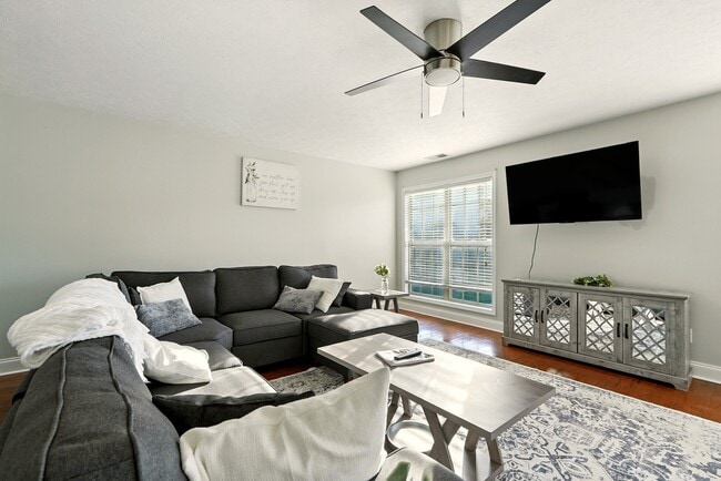 Building Photo - 17011 Bowline View Trail