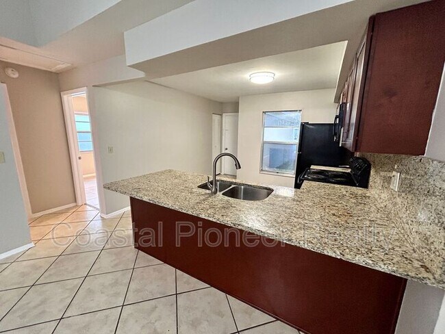 Building Photo - 1042 Axlewood Cir