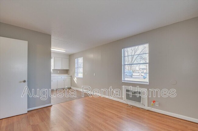 Building Photo - 329 Verdery Dr