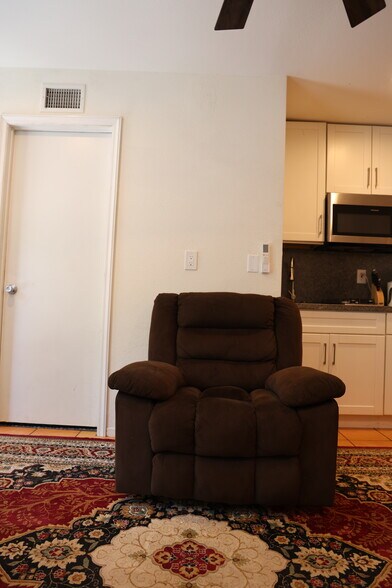 Building Photo - 10463 Wystone Ave