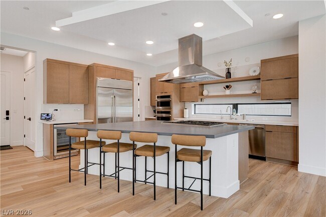 Building Photo - 779 Willits St