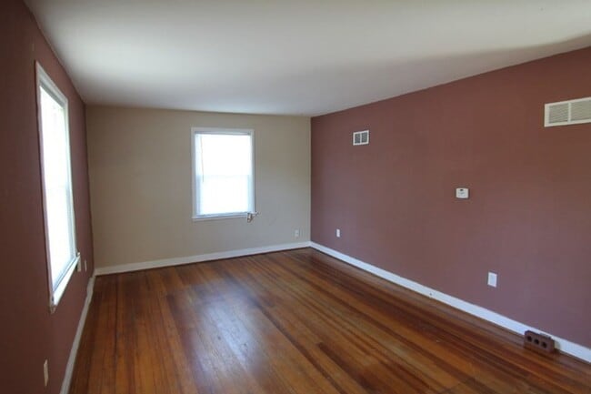 Building Photo - 740 1/2-740 1/2 Sunset St