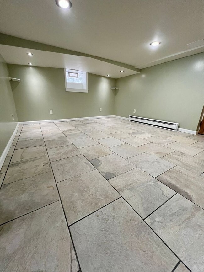 Building Photo - Gorgeous 4-Bedroom Twin Home in Upper Darby! Available NOW!