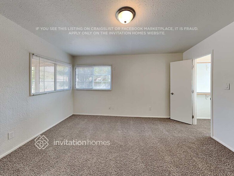 Building Photo - 1448 E 2nd St