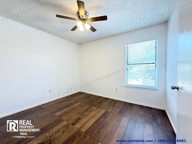 Building Photo - 1801 Quail Run Dr