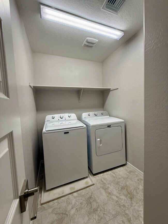 Building Photo - 14220 W Buckskin Trl