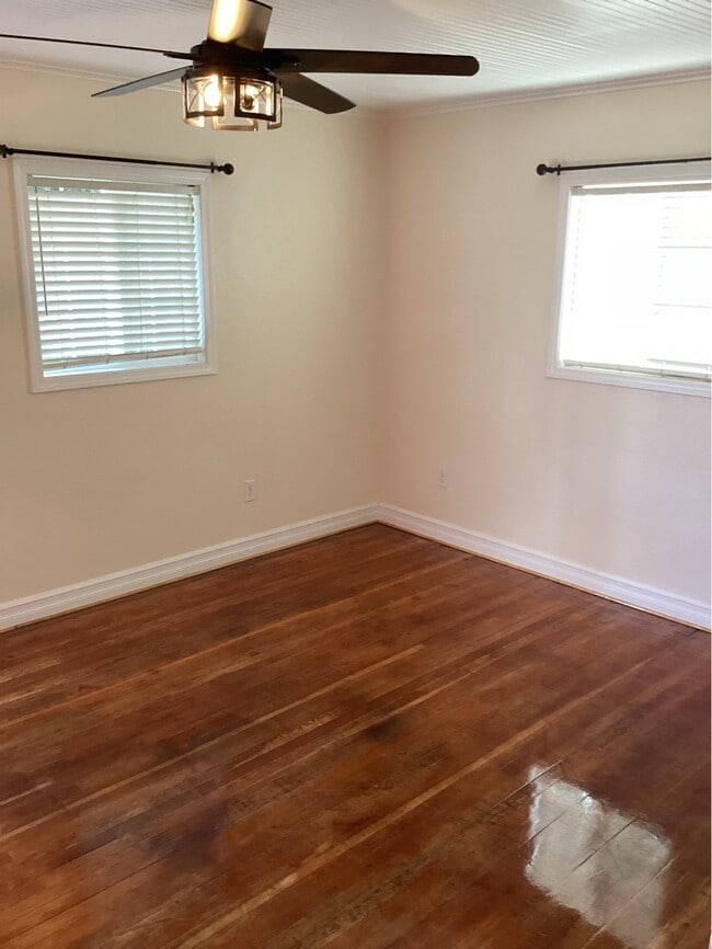 Building Photo - 868 NW 6th St