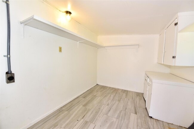 Building Photo - 3908 Becker Ave