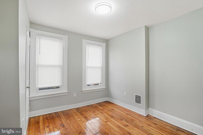 Building Photo - 5909 Arch St