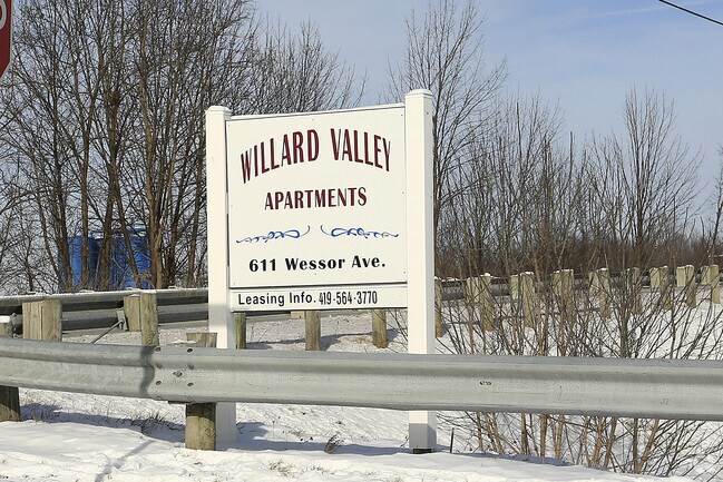 Building Photo - Willard Valley Apartments