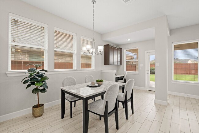 Building Photo - 6919 Myrtle Dr