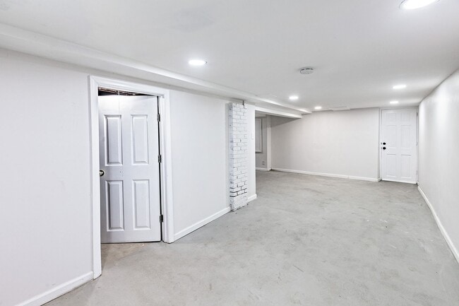 Building Photo - 3 bedroom, 1 bathroom home in City of Wilmington