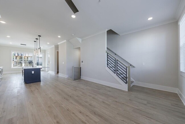 Building Photo - 675 Soul Aly