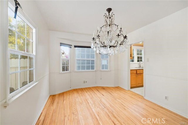 Building Photo - 1283 S Dunsmuir Ave