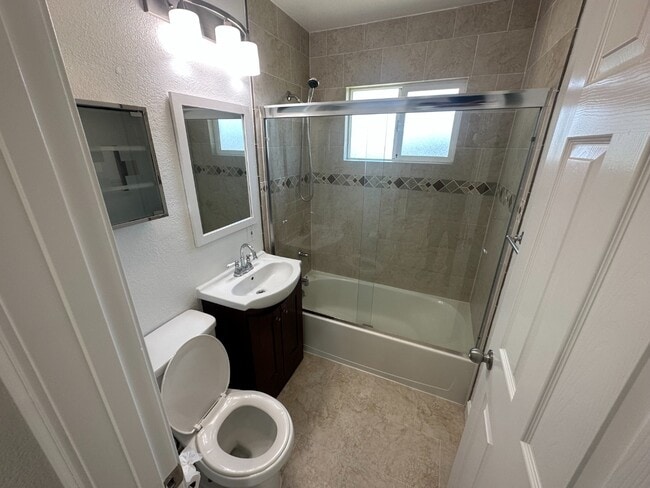 Building Photo - Bright 3BR Home with Central AC, Attached ...