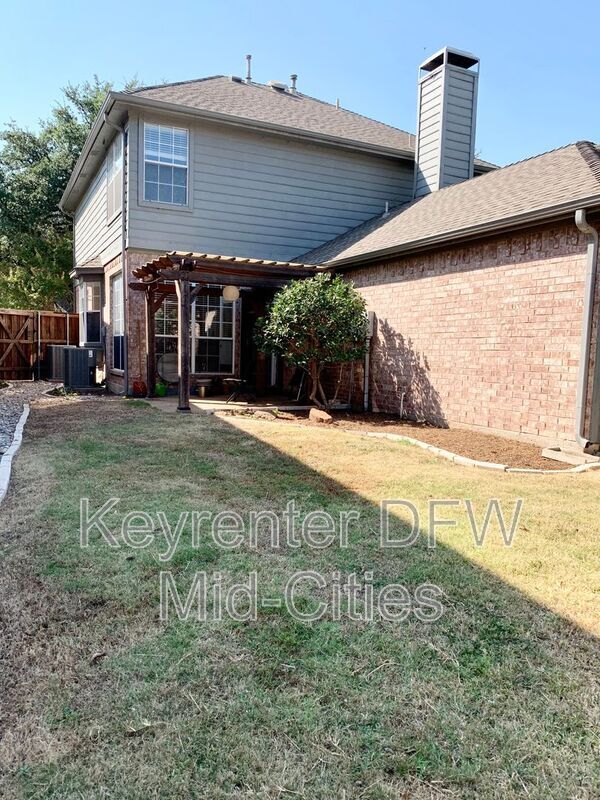 Building Photo - 8702 Saddlehorn Dr