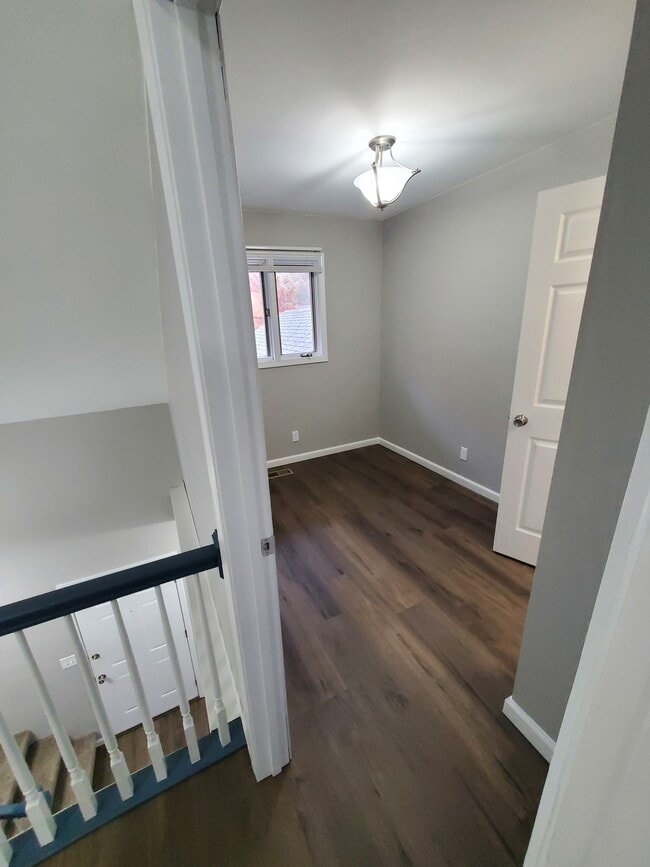 Building Photo - 12 Pebble Ct
