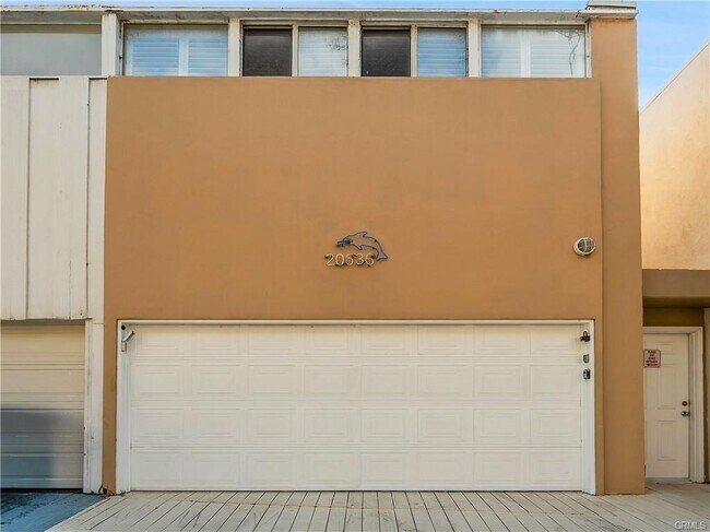 Two car garaage - 20536 Pacific Coast Hwy