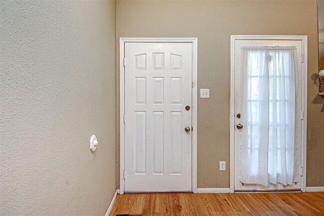 Building Photo - 6000 Reims Rd