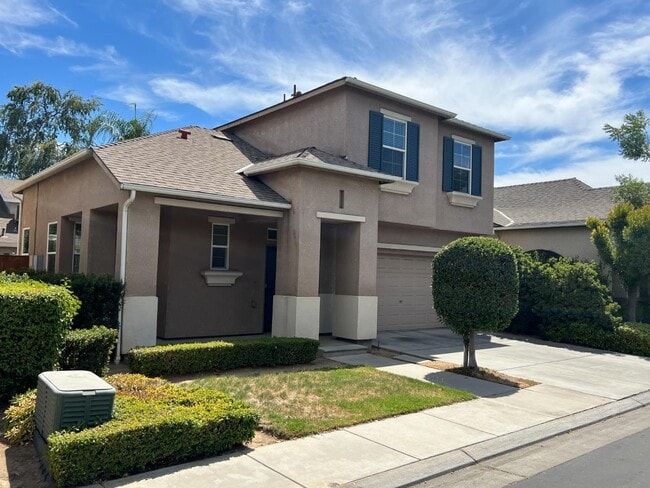 Building Photo - 3621 W Pomegranate Ln