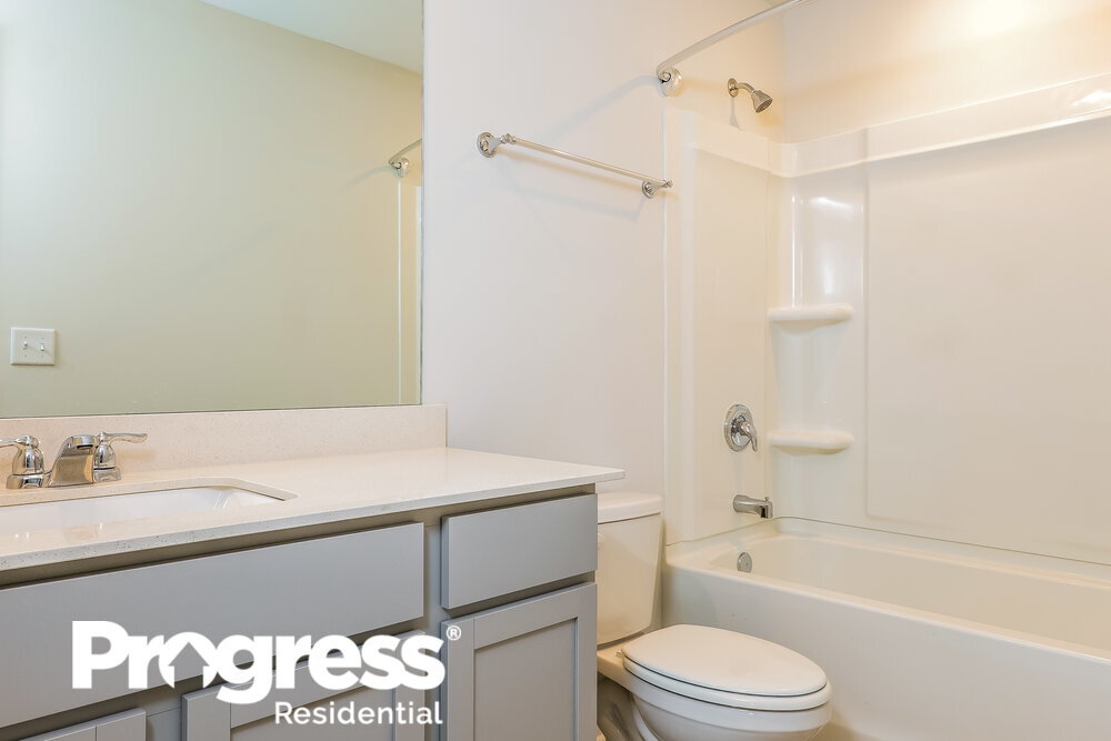 Building Photo - 621 Samuel