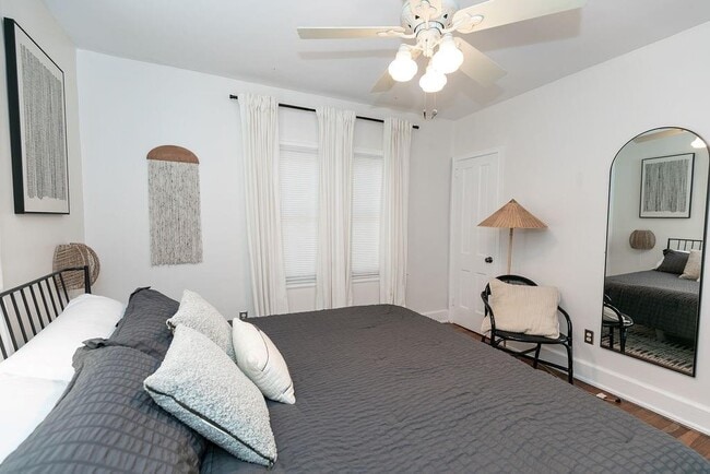 Building Photo - 936 East Lake Dr