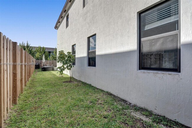 Building Photo - 268 NE 210th Way
