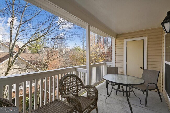 Building Photo - 1536 Lincoln Way