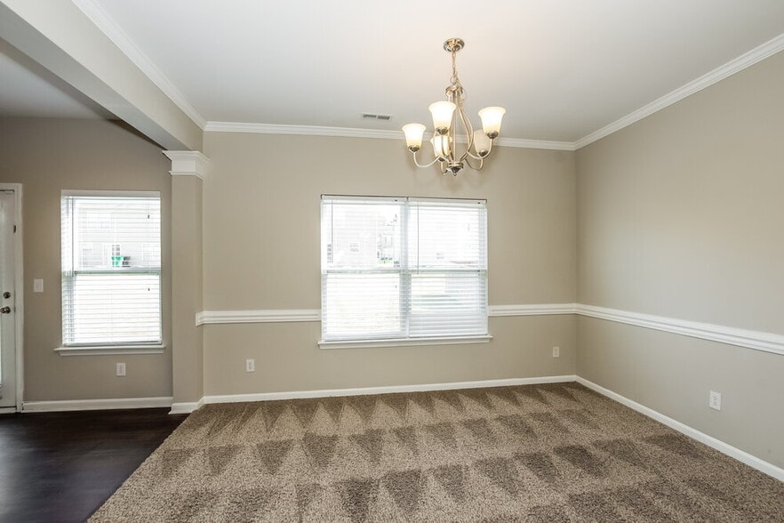 Building Photo - 1733 Larne Cir