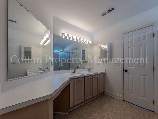 Building Photo - 7106 Haven Way