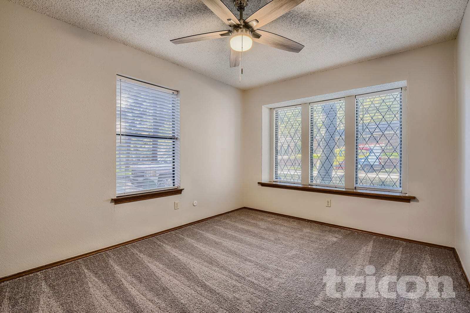 Building Photo - 736 Highland Crest Dr