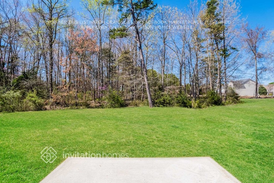 Building Photo - 404 Springwood Dr