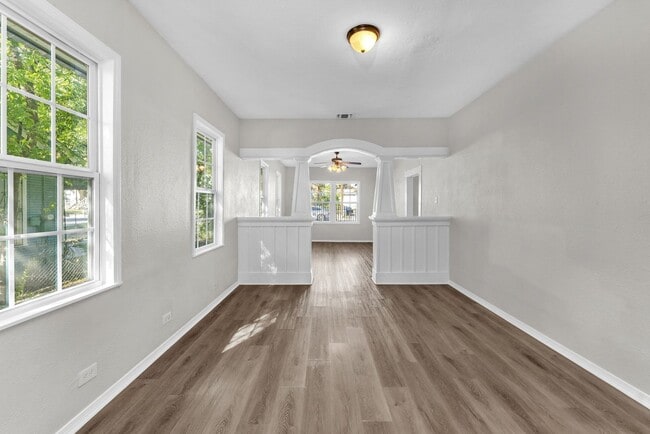 Building Photo - All Units Are Available With Brandnew Full Appliance Package