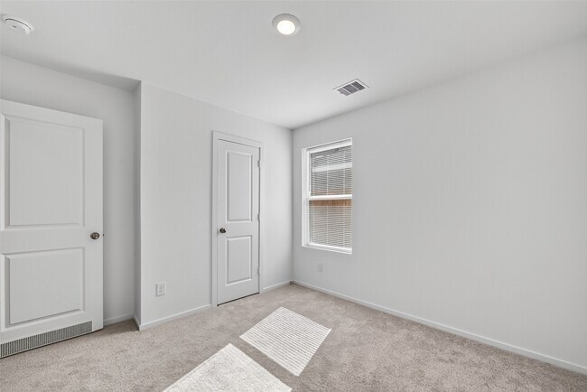 Building Photo - 18510 Autumn Hts Ln