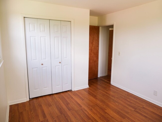 Building Photo - MOVE IN SPECIAL for: 3 Bedroom House Avail...