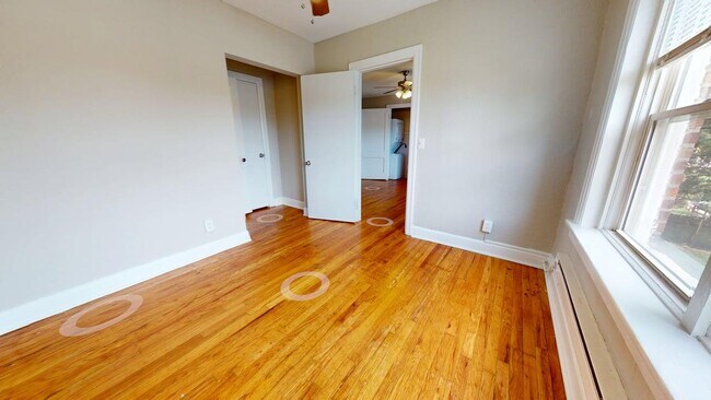 Interior Photo - z-103125-The Nelle - 3734 -3736 WarwickBlvd