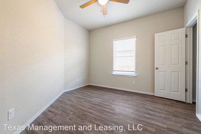 Building Photo - 3 br, 2 bath House - 9111-2 Canyon Bend