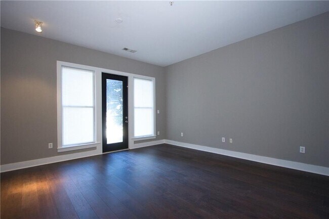 Building Photo - 1195 Milton Terrace SE