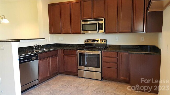 Building Photo - 10383 Bunclody Dr