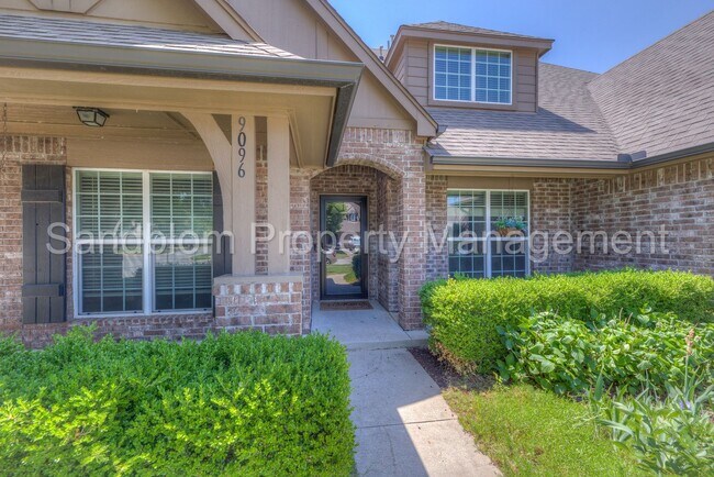 Building Photo - For Lease | Bixby | $2999 Rent | Available...
