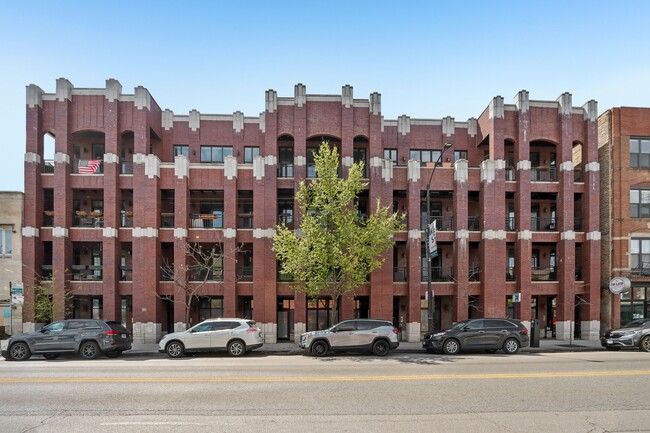 Building Photo - 1411 W Chicago Ave