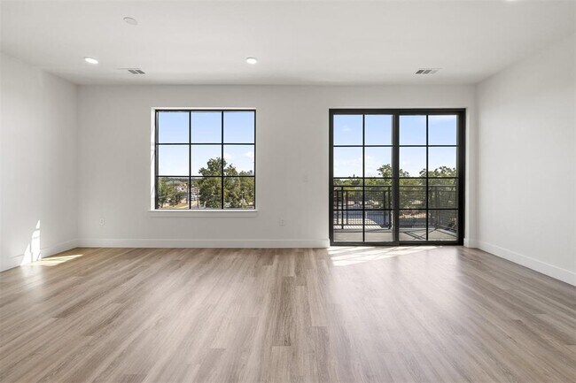 Building Photo - 4315 S Congress Ave