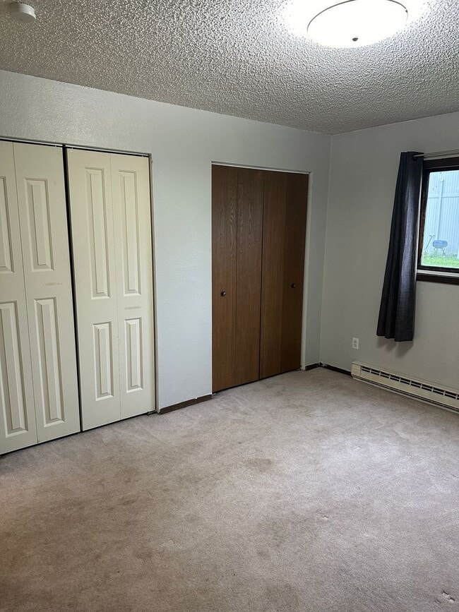 Building Photo - 1 BR/1 B near shopping center, UMED, and the Military base JBER.