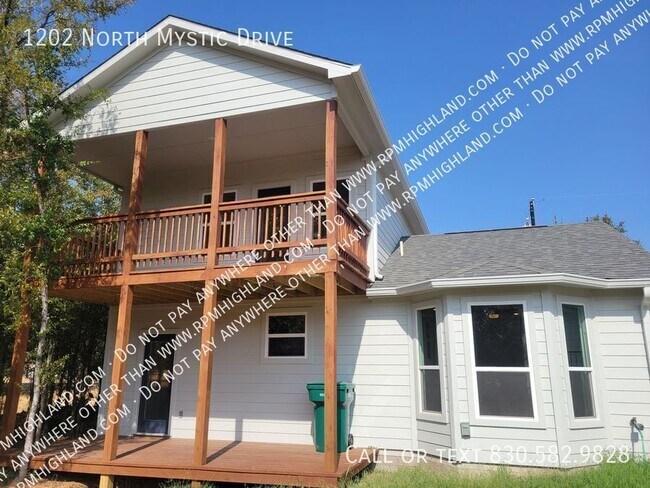 Building Photo - 1202 Mystic Dr