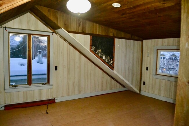 Building Photo - 224 E Main St