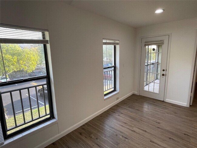 Building Photo - 8739 NW 39th St