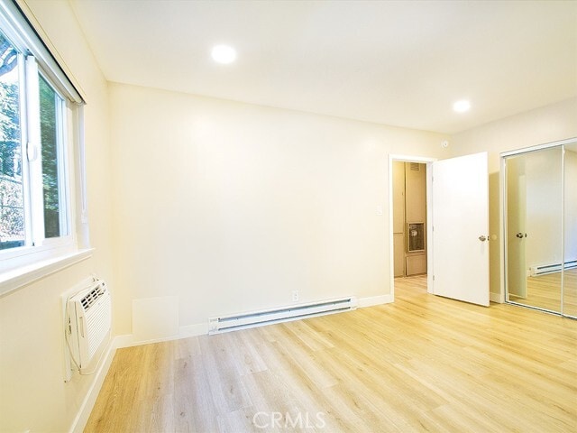 Building Photo - 2027 Vista Del Mar Ave