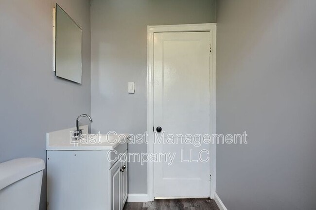 Building Photo - 5044 Chalgrove Ave