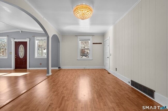 Building Photo - 242 Prospect St