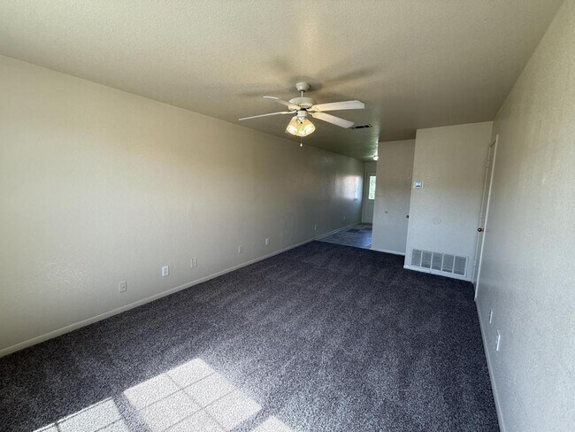 Building Photo - 2811 Cantabrian Dr
